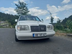 Mercedes-Benz E 200 W 124, снимка 2