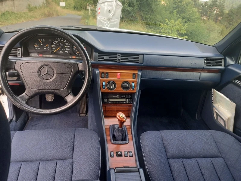 Mercedes-Benz E 200 W 124, снимка 13 - Автомобили и джипове - 46784245