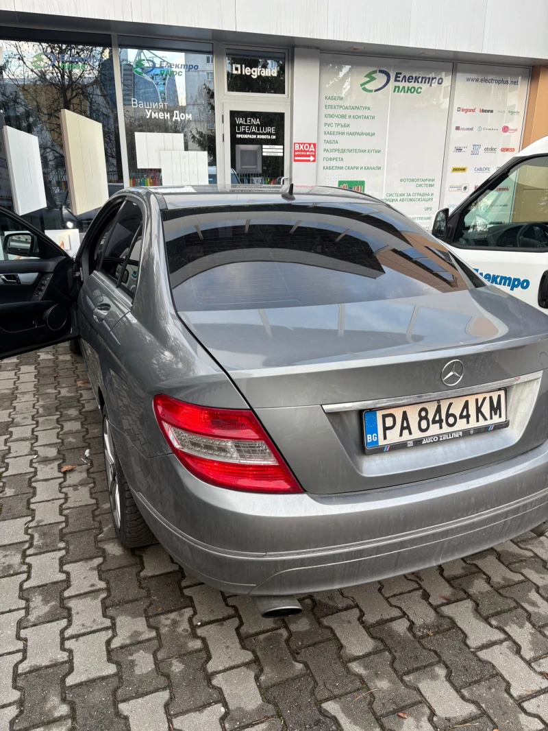 Mercedes-Benz C 320, снимка 2 - Автомобили и джипове - 48549367