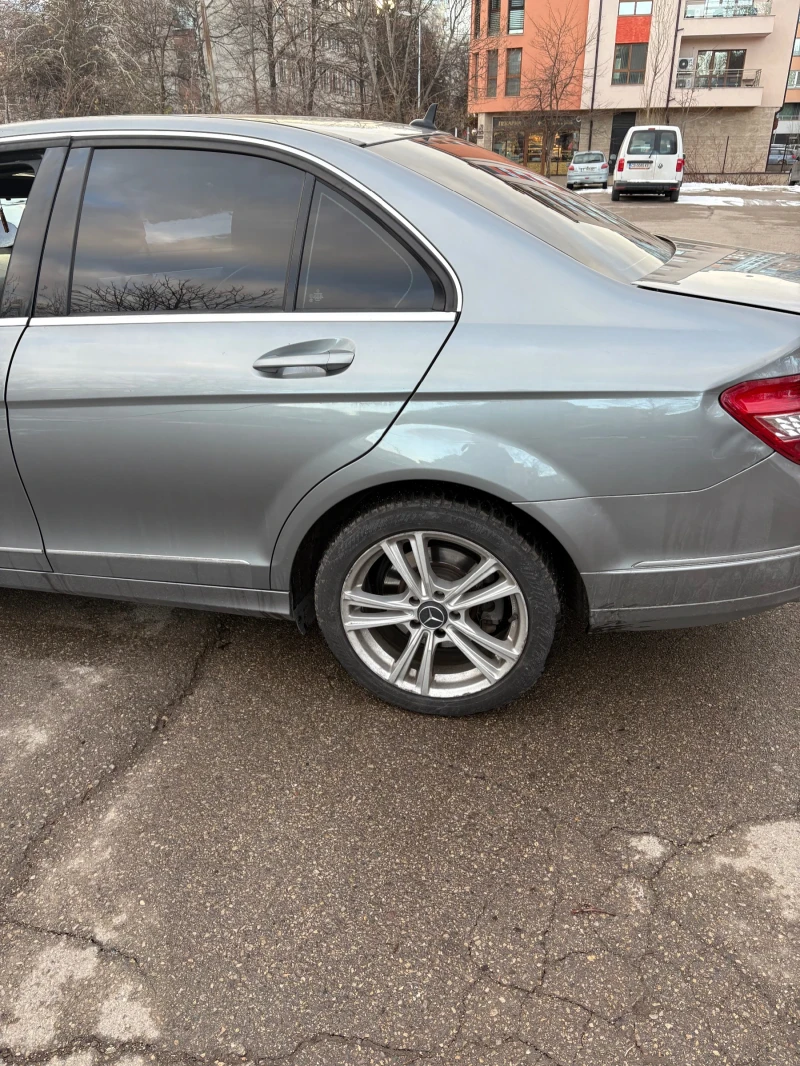 Mercedes-Benz C 320, снимка 4 - Автомобили и джипове - 48549367