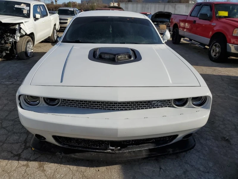 Dodge Challenger, снимка 2 - Автомобили и джипове - 49436631