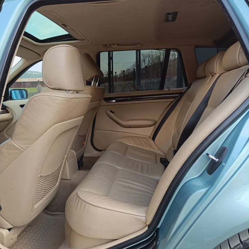 BMW 330, снимка 7 - Автомобили и джипове - 51493808