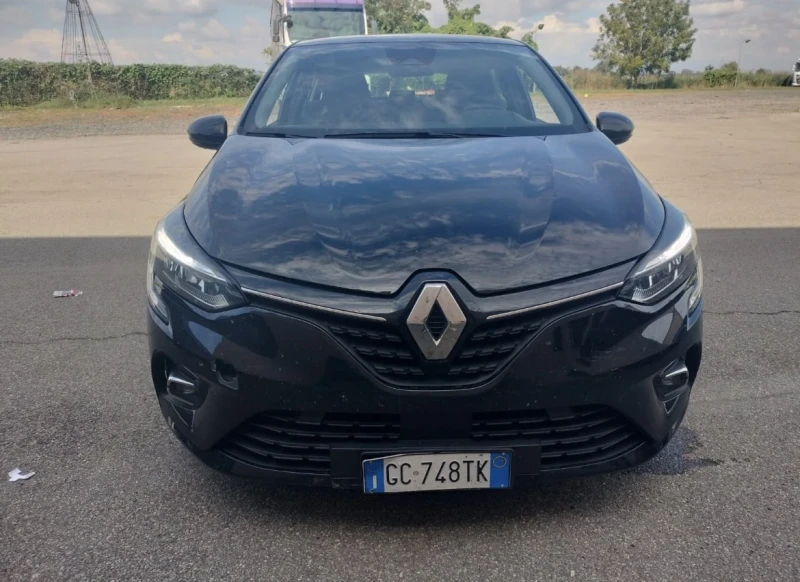 Renault Clio 1.6 бензин хибрид, снимка 2 - Автомобили и джипове - 52270008