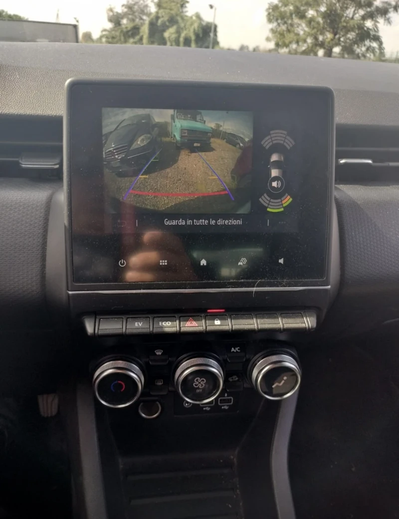 Renault Clio 1.6 бензин хибрид, снимка 7 - Автомобили и джипове - 52270008