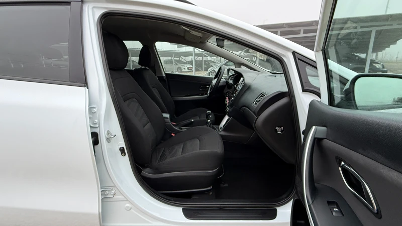 Kia Ceed 1.4CRDI/90кс/Face/EURO 5B/6скорости/ВНОС ИТАЛИЯ, снимка 15 - Автомобили и джипове - 52854858