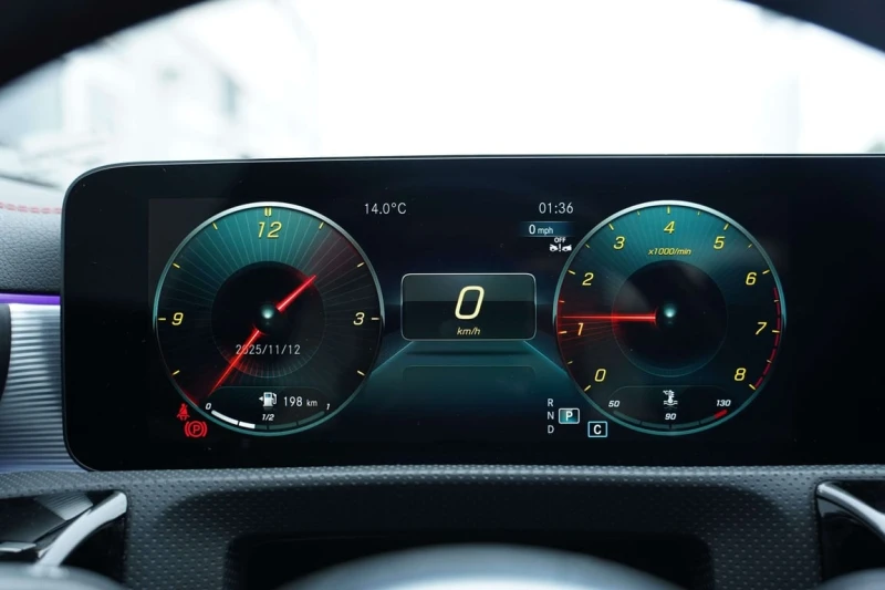 Mercedes-Benz CLA * CLA250 4MATIC * CARFAX * ЦЕНА ДО БГ, снимка 17 - Автомобили и джипове - 53245927