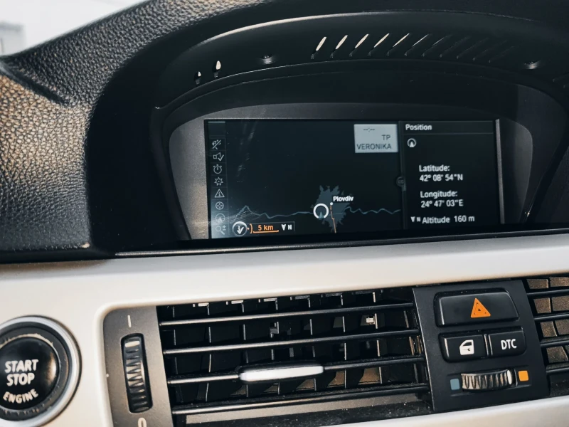 BMW 330  E90 4X4 Xdrive, снимка 12 - Автомобили и джипове - 53288217