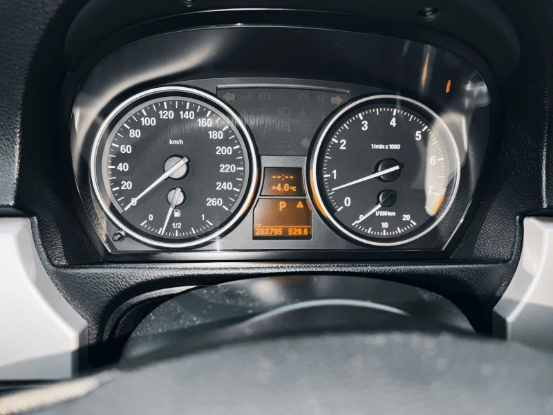 BMW 330  E90 4X4 Xdrive, снимка 11 - Автомобили и джипове - 53288217