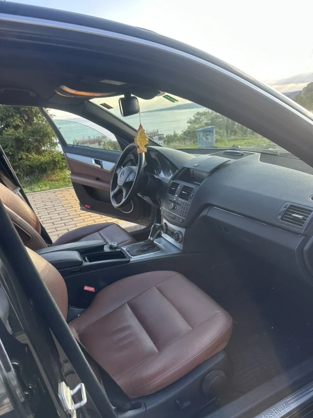 Mercedes-Benz C 350, снимка 9 - Автомобили и джипове - 49220928