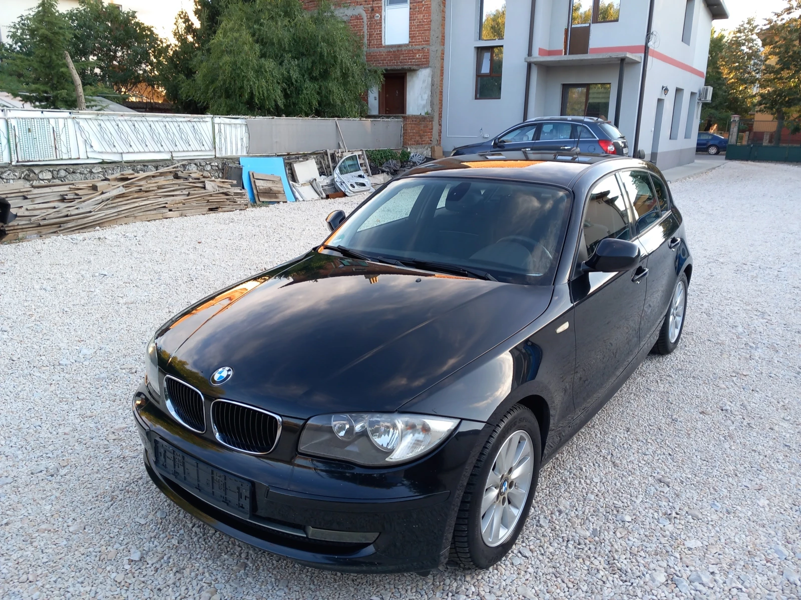 BMW 116 2.0i Facelift 6ск - изображение 7