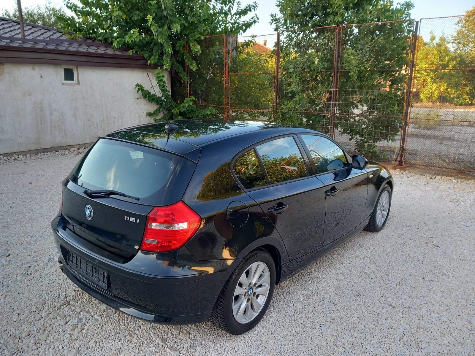 BMW 116 2.0i Facelift 6ск - изображение 3