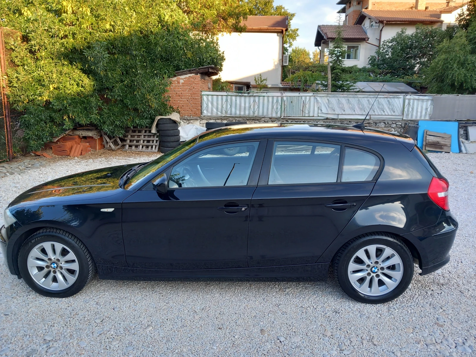 BMW 116 2.0i Facelift 6ск - изображение 6