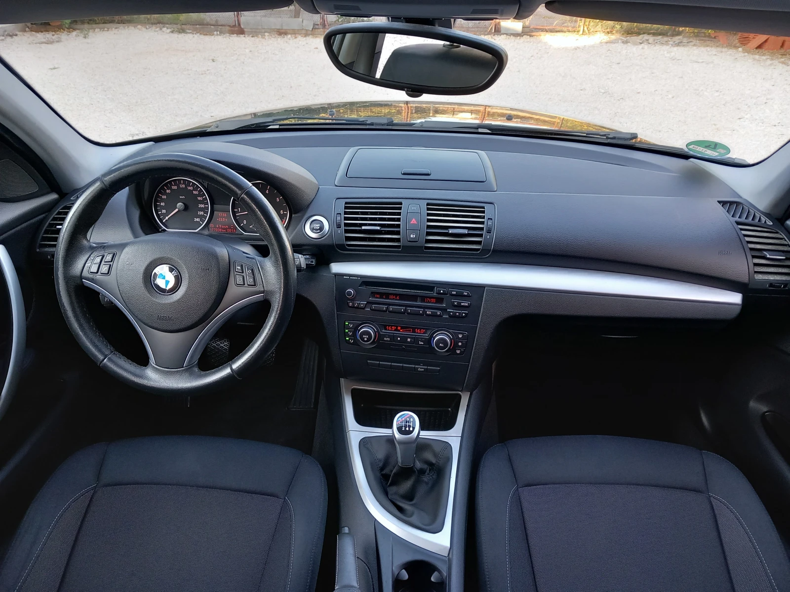 BMW 116 2.0i Facelift 6ск - изображение 9