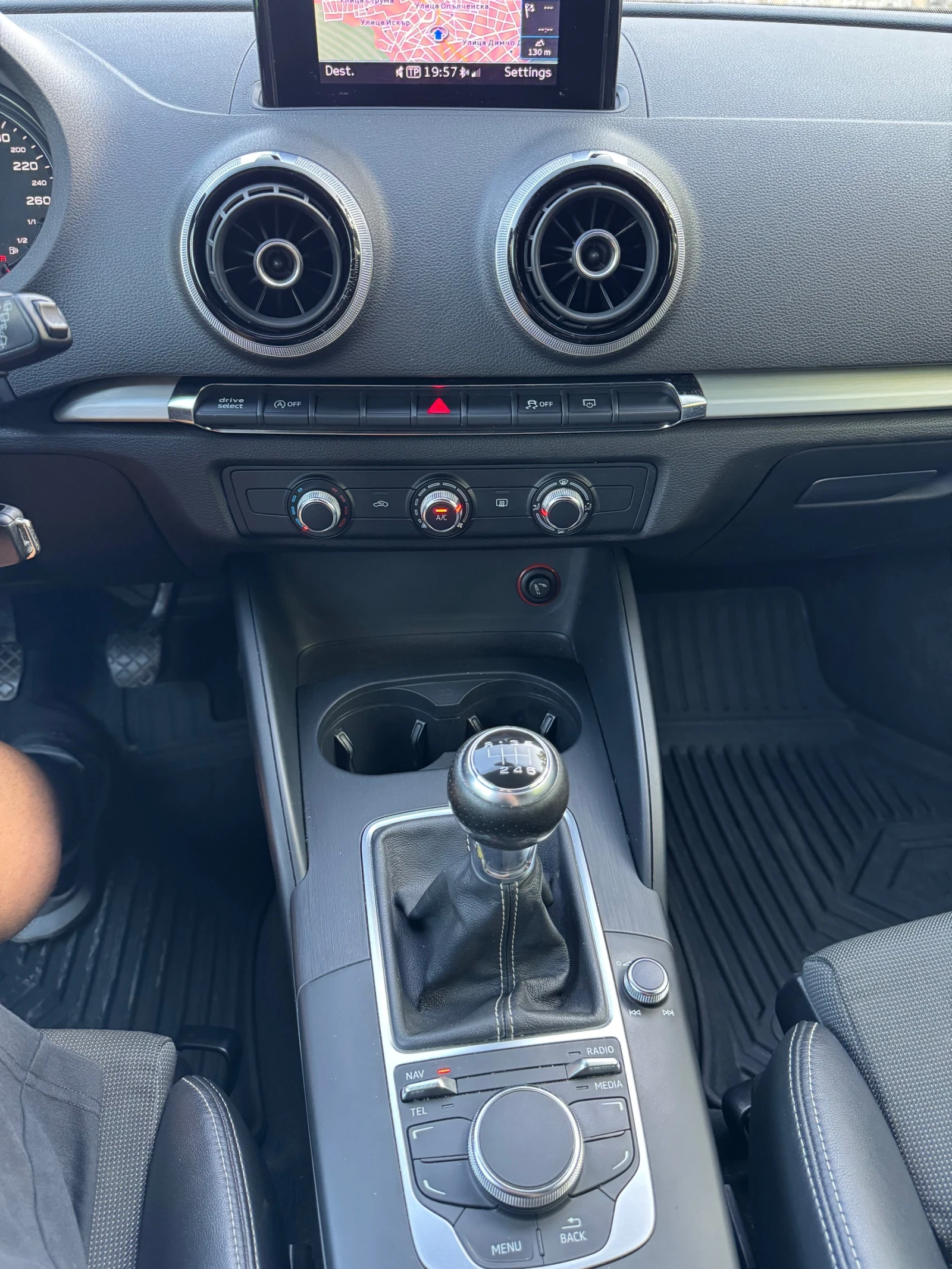 Audi A3 S line - изображение 8