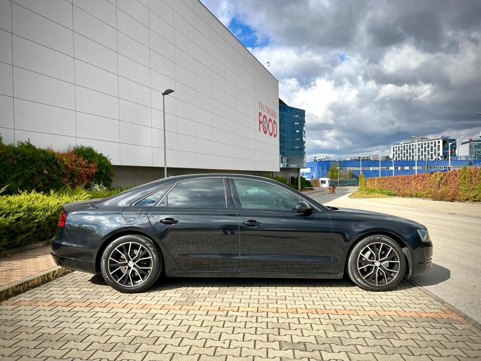 Audi A8 3.0TDI-Сервизна история-Лизинг Уникредит по 545 лв - изображение 5