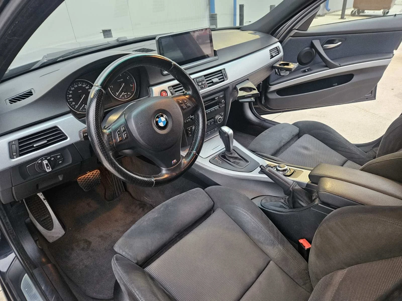 BMW 330 xDrive Facelift   M пакет - изображение 8