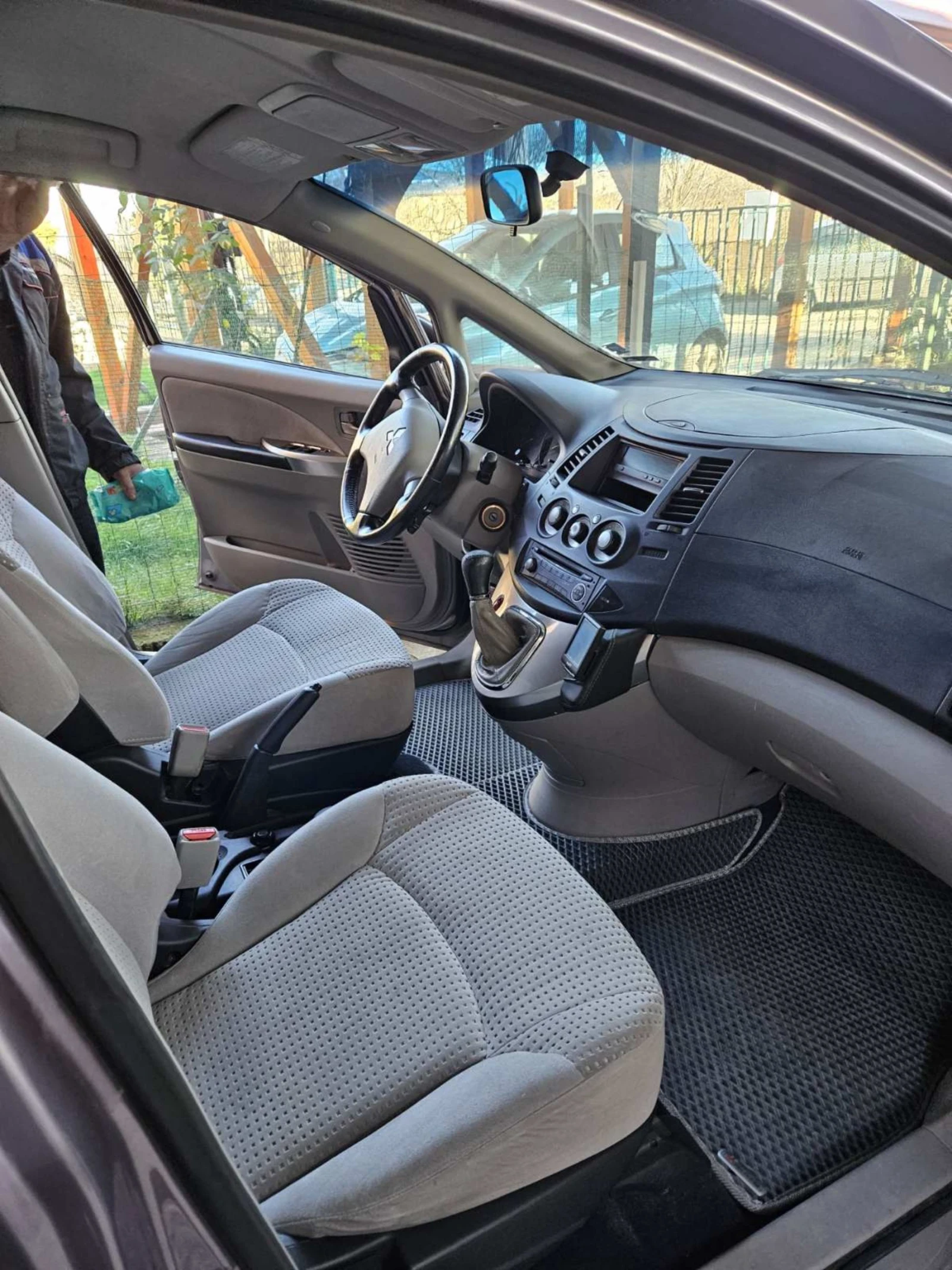 Mitsubishi Grandis Mitsubishi grandis 2.4 165 kc газ - изображение 9