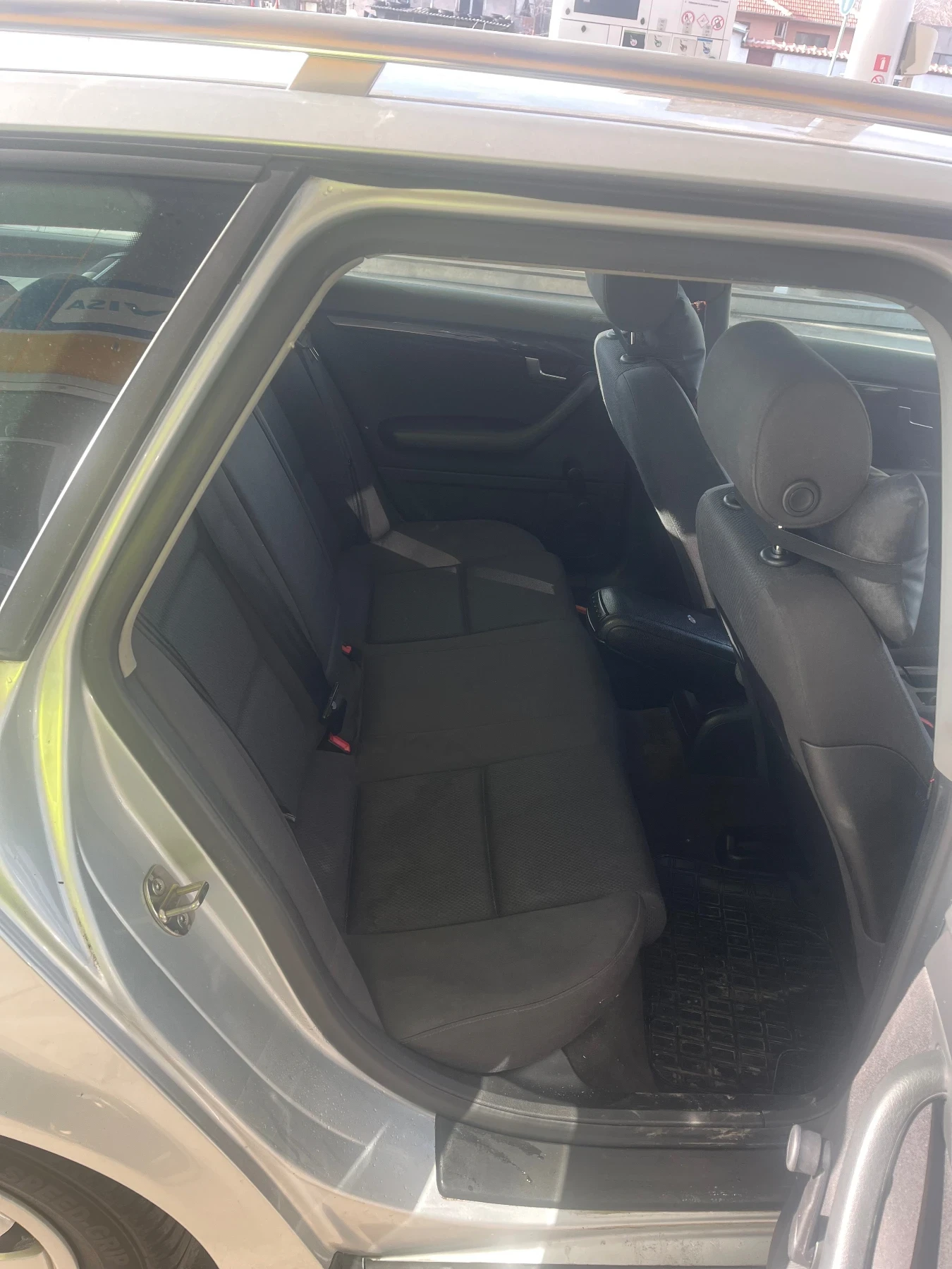 Audi A4 1.9 131 к.с 6ск - изображение 6