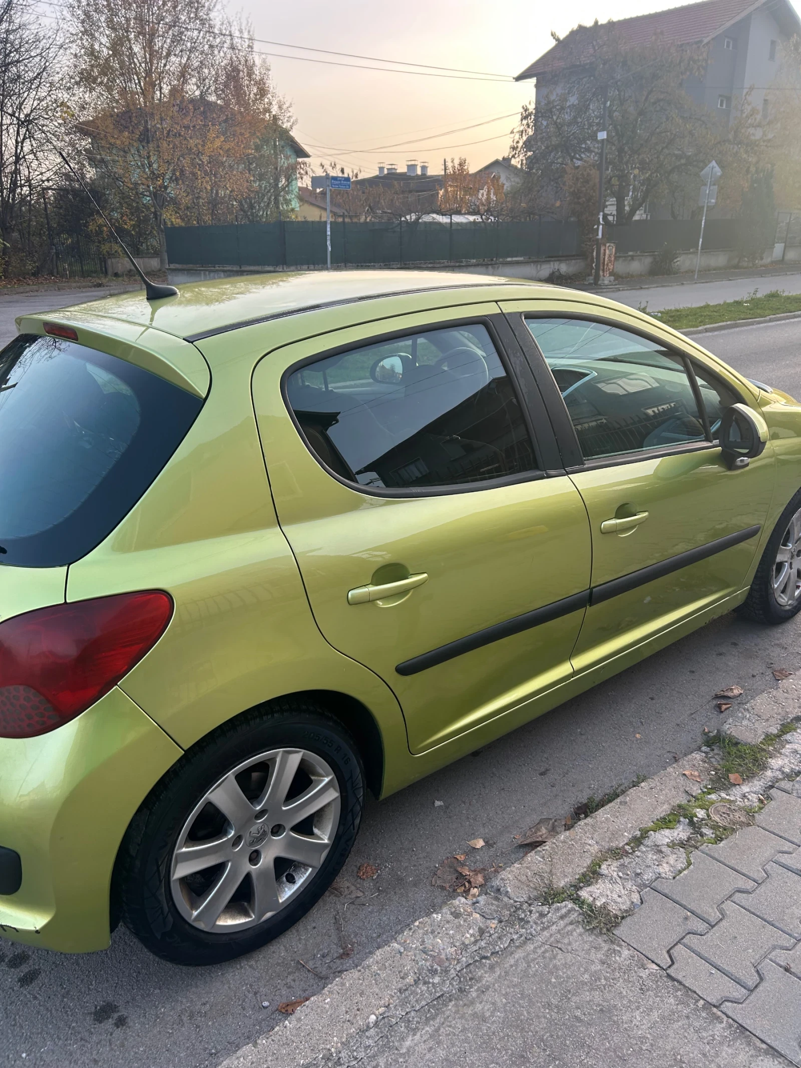 Peugeot 207, снимка 4 - Автомобили и джипове - 53725731