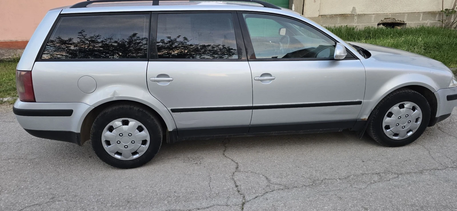 VW Passat 1.9tdi, снимка 3 - Автомобили и джипове - 54416080