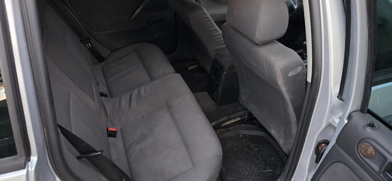 VW Passat 1.9tdi, снимка 7 - Автомобили и джипове - 54416080