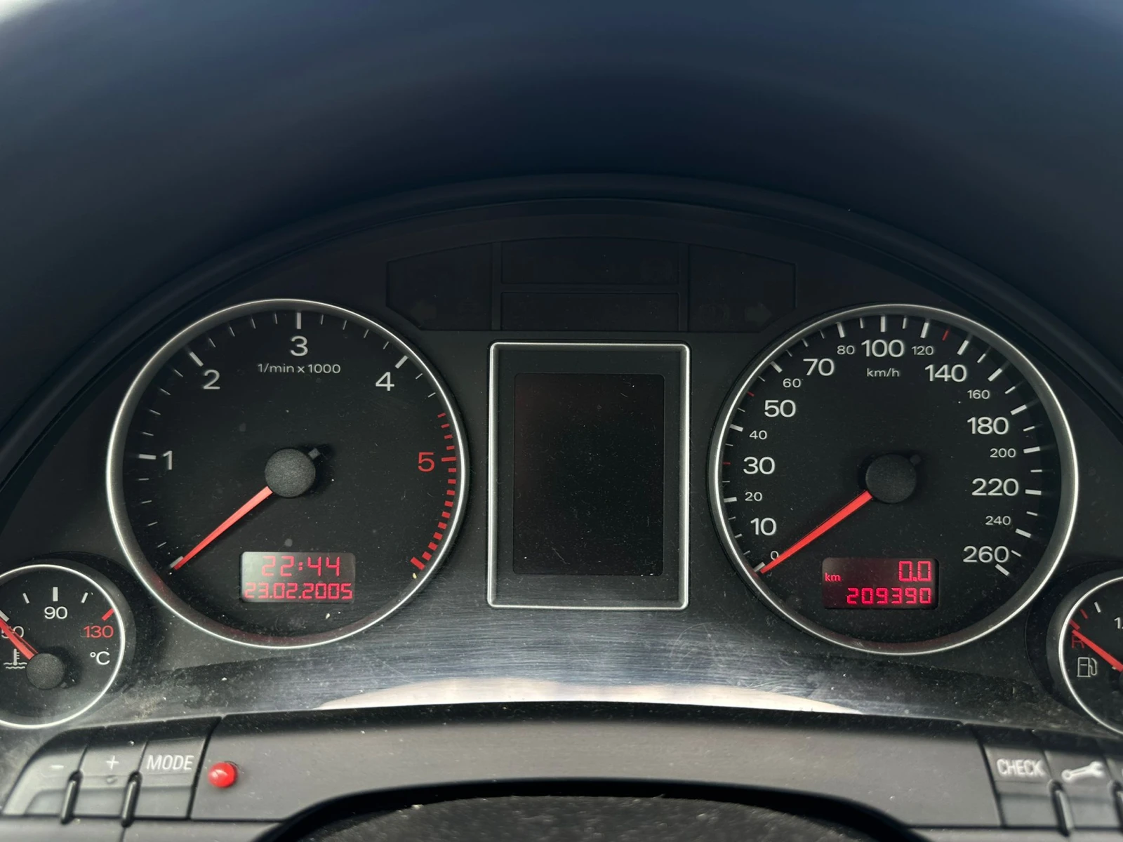 Audi A4 / 2.0D / 140 HP / AUTOMAT / TOP /, снимка 14 - Автомобили и джипове - 54550671