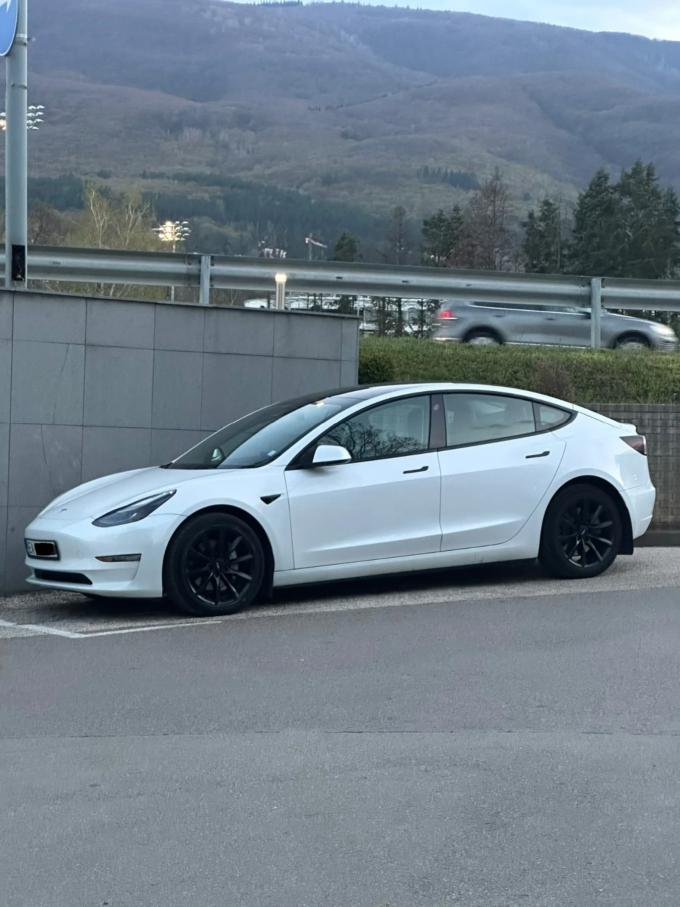 Tesla Model 3 2023г. LFP БАТЕРИЯ , снимка 5 - Автомобили и джипове - 54689018