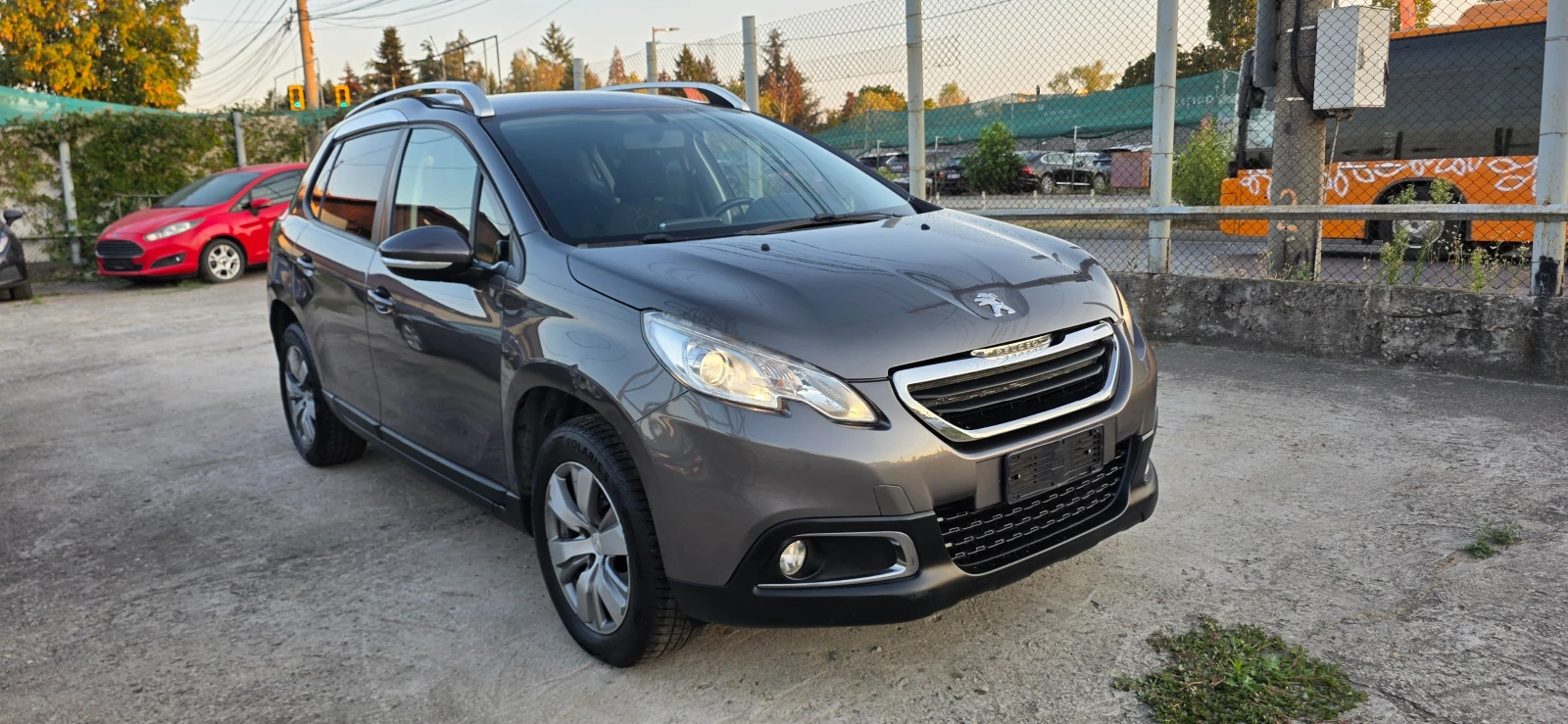 Peugeot 2008 1.2-82кс, снимка 6 - Автомобили и джипове - 55698913