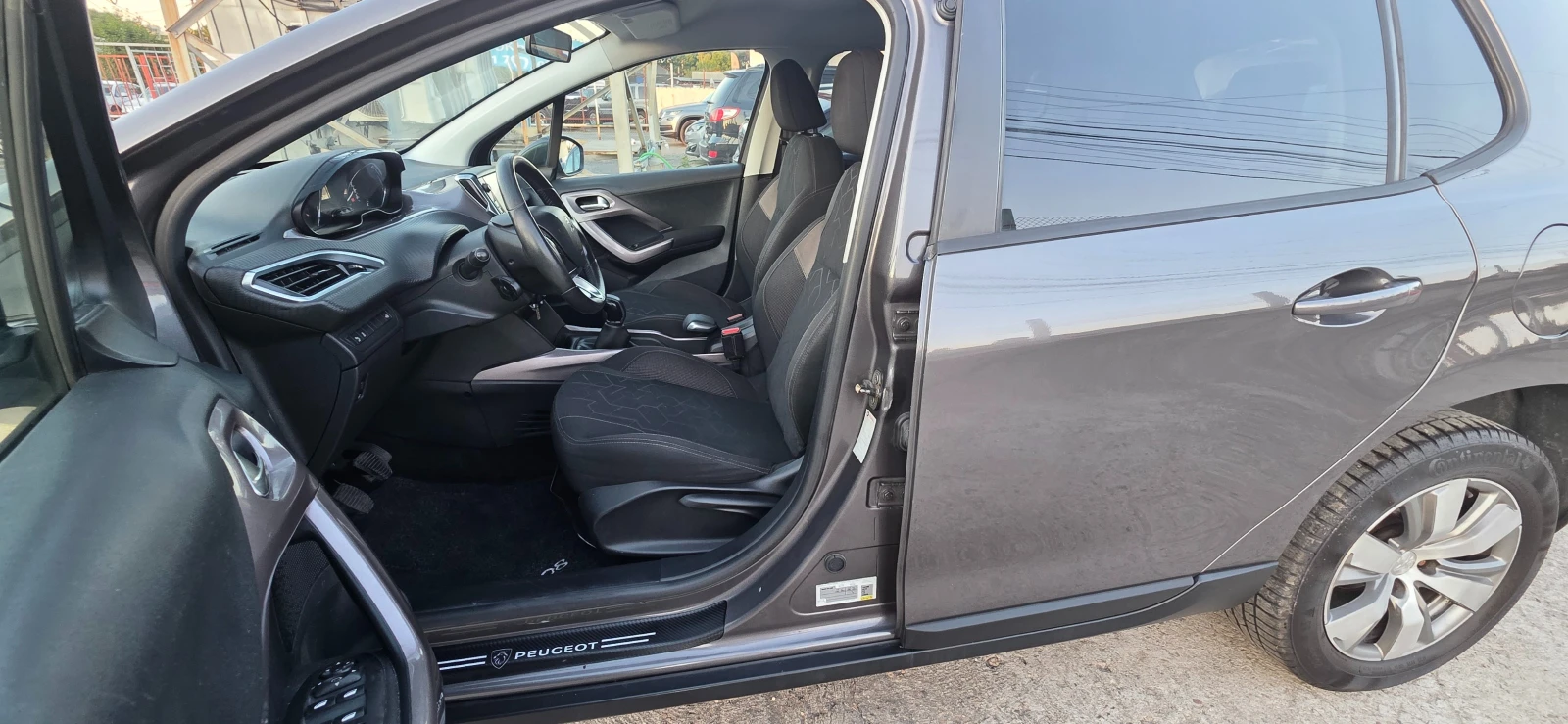 Peugeot 2008 1.2-82кс, снимка 8 - Автомобили и джипове - 55698913