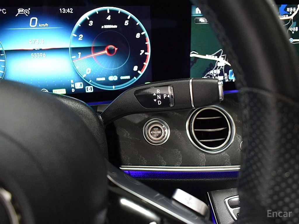 Mercedes-Benz E 350 AMG* LINE* 4MATIC* BURMESTER* ОБДУХВАНЕ* ДИСТРОНИК, снимка 11 - Автомобили и джипове - 56115431