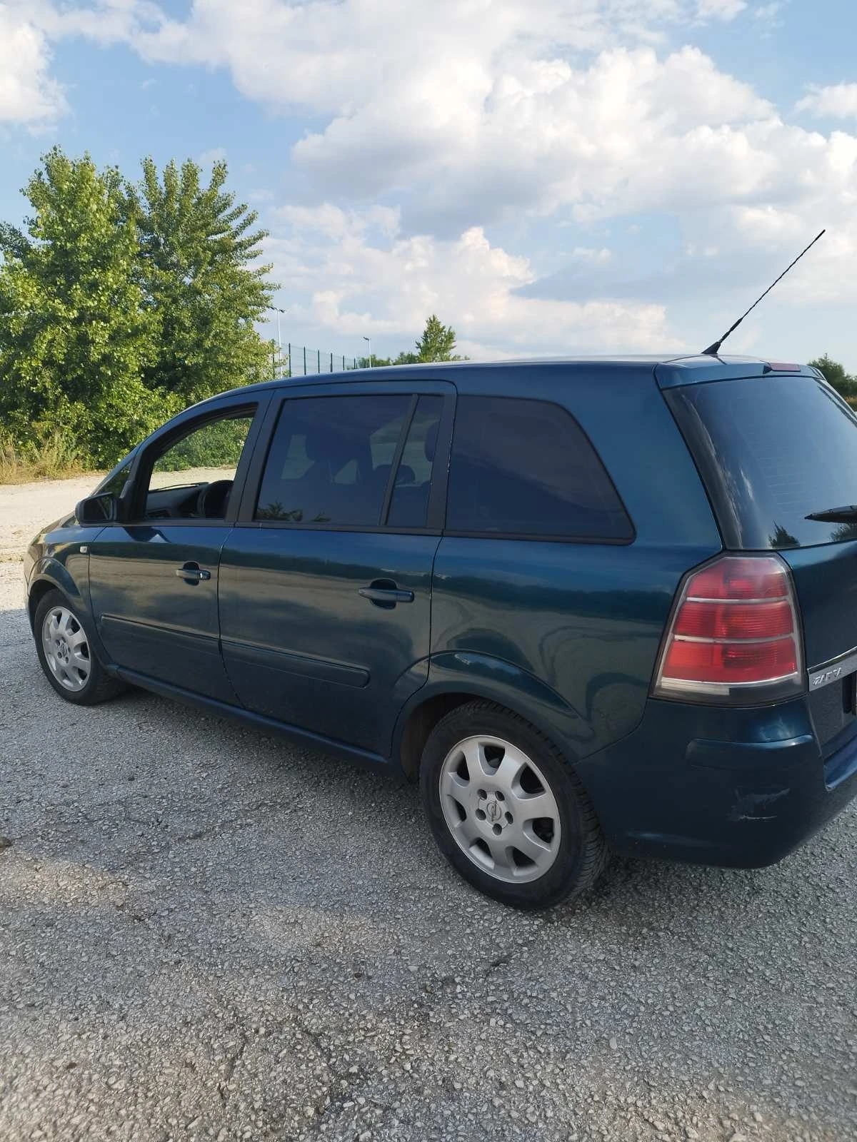 Opel Zafira 1.9, снимка 4 - Автомобили и джипове - 56162647