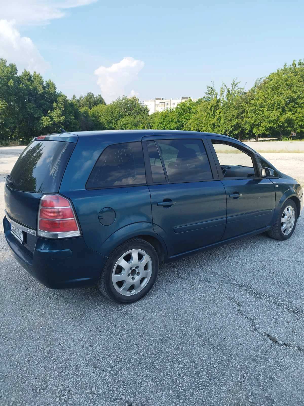 Opel Zafira 1.9, снимка 3 - Автомобили и джипове - 56162647
