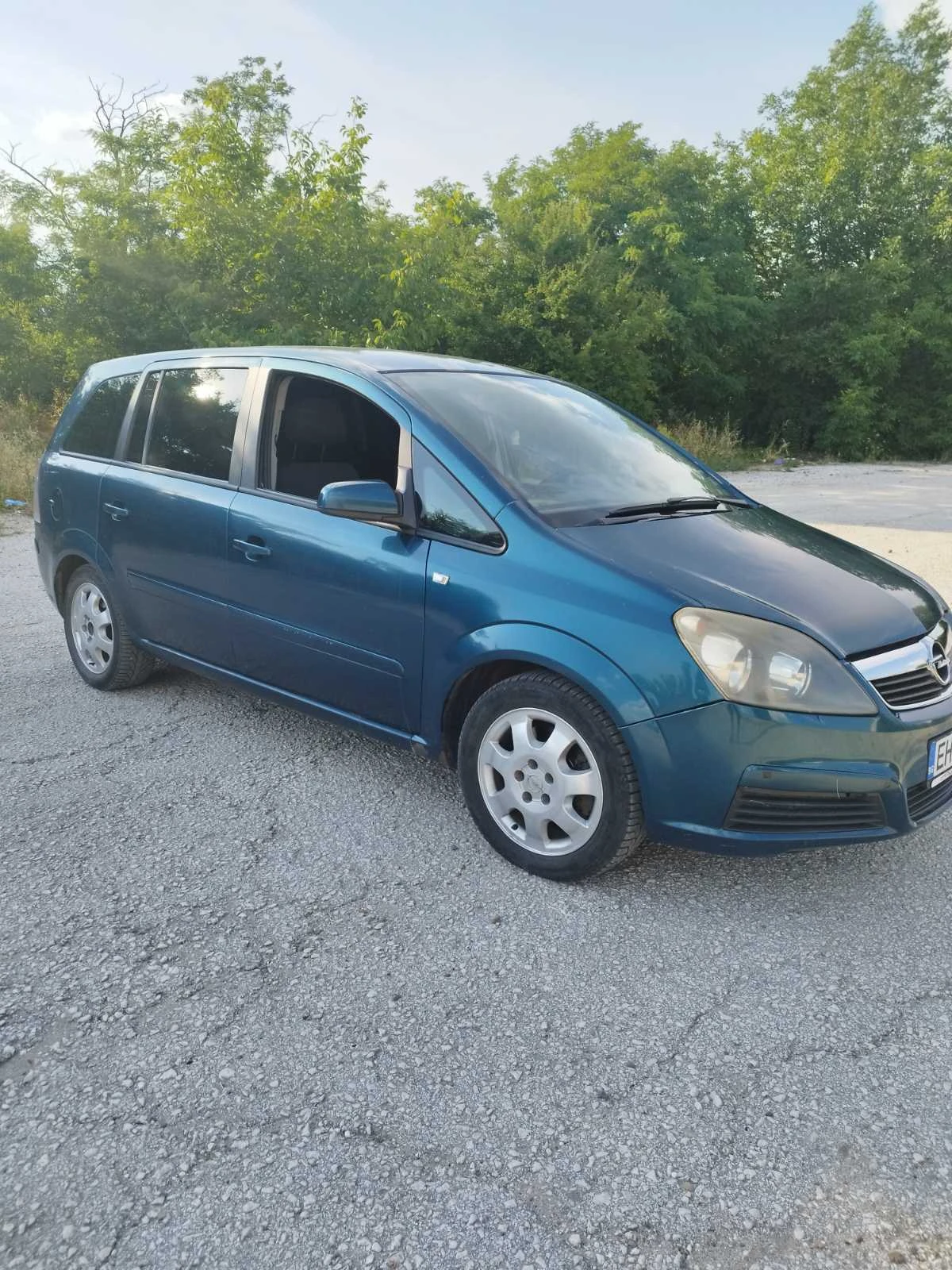 Opel Zafira 1.9, снимка 2 - Автомобили и джипове - 56162647