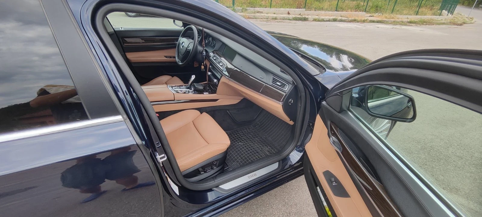 BMW 750, снимка 10 - Автомобили и джипове - 56184198