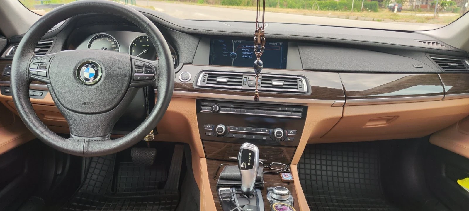 BMW 750, снимка 15 - Автомобили и джипове - 56184198