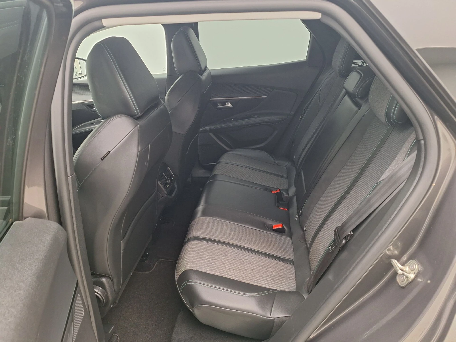 Peugeot 3008 1.5BHDi ALLURE LEATHER NAVI LED, снимка 9 - Автомобили и джипове - 56206305