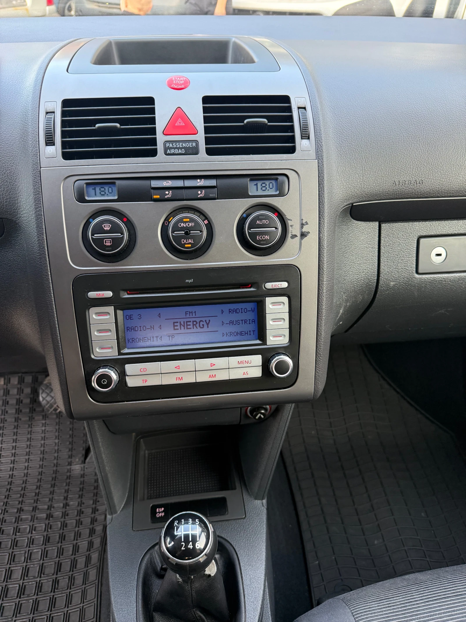 VW Touran 1.9TDI ЛИЗИНГ 2 БРОЯ , снимка 10 - Автомобили и джипове - 56310702