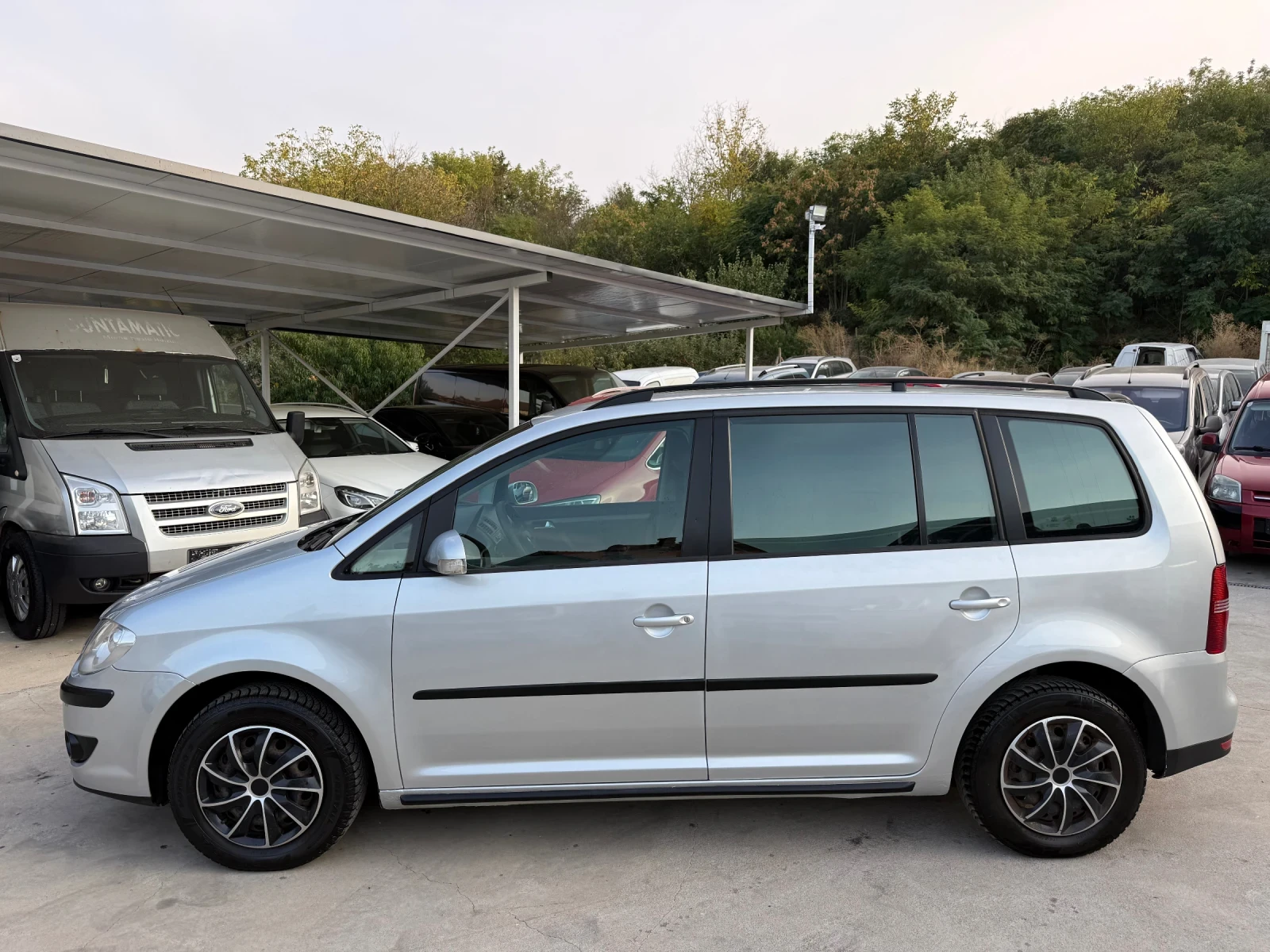 VW Touran 1.9TDI ЛИЗИНГ 2 БРОЯ , снимка 8 - Автомобили и джипове - 56310702