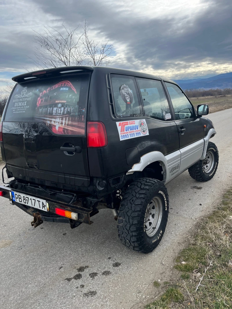 Nissan Terrano, снимка 8 - Автомобили и джипове - 47346635