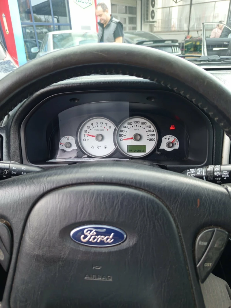 Ford Maverick, снимка 12 - Автомобили и джипове - 53010470