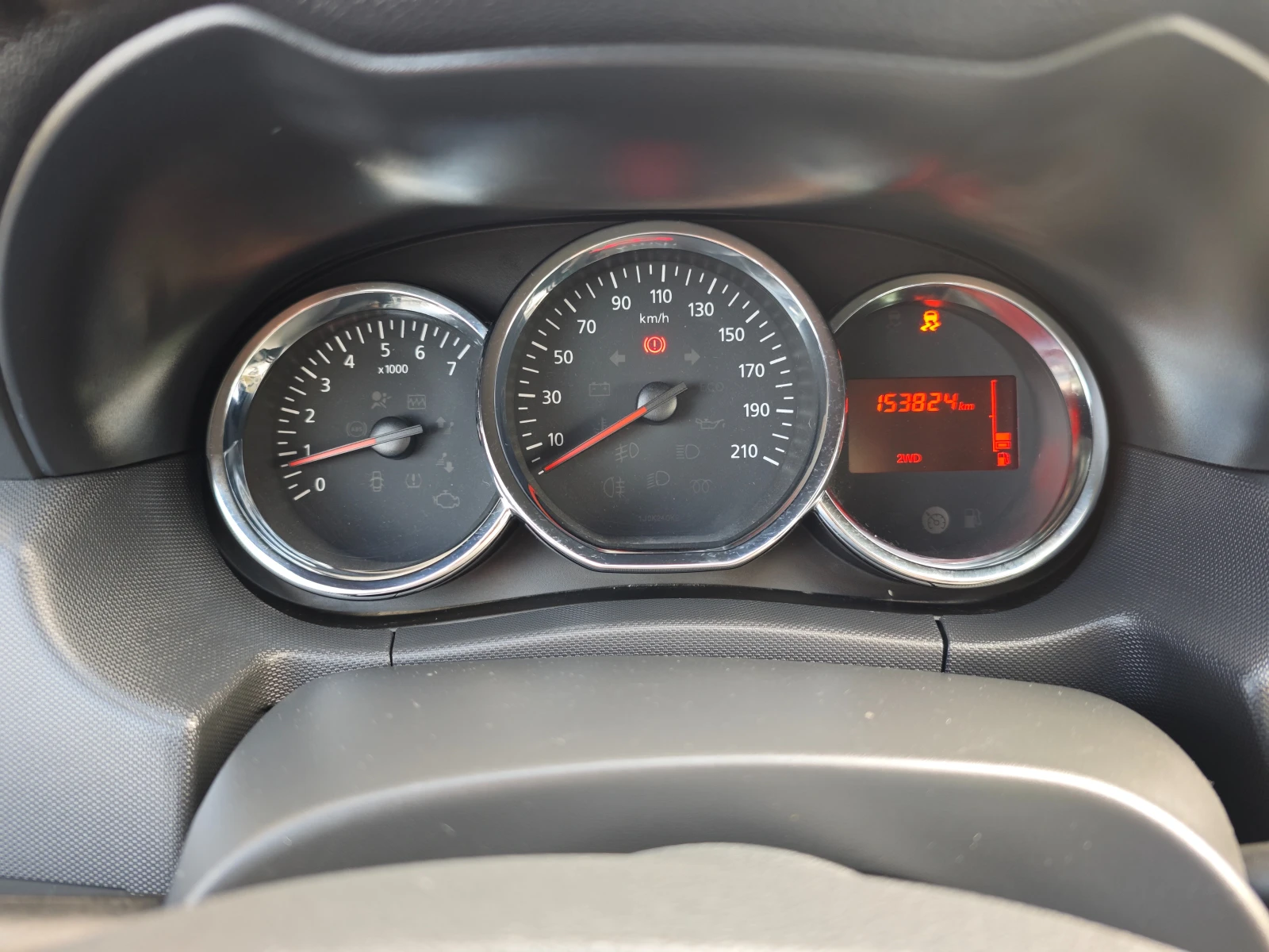 Dacia Duster 1.6 4X4 Navi - изображение 9