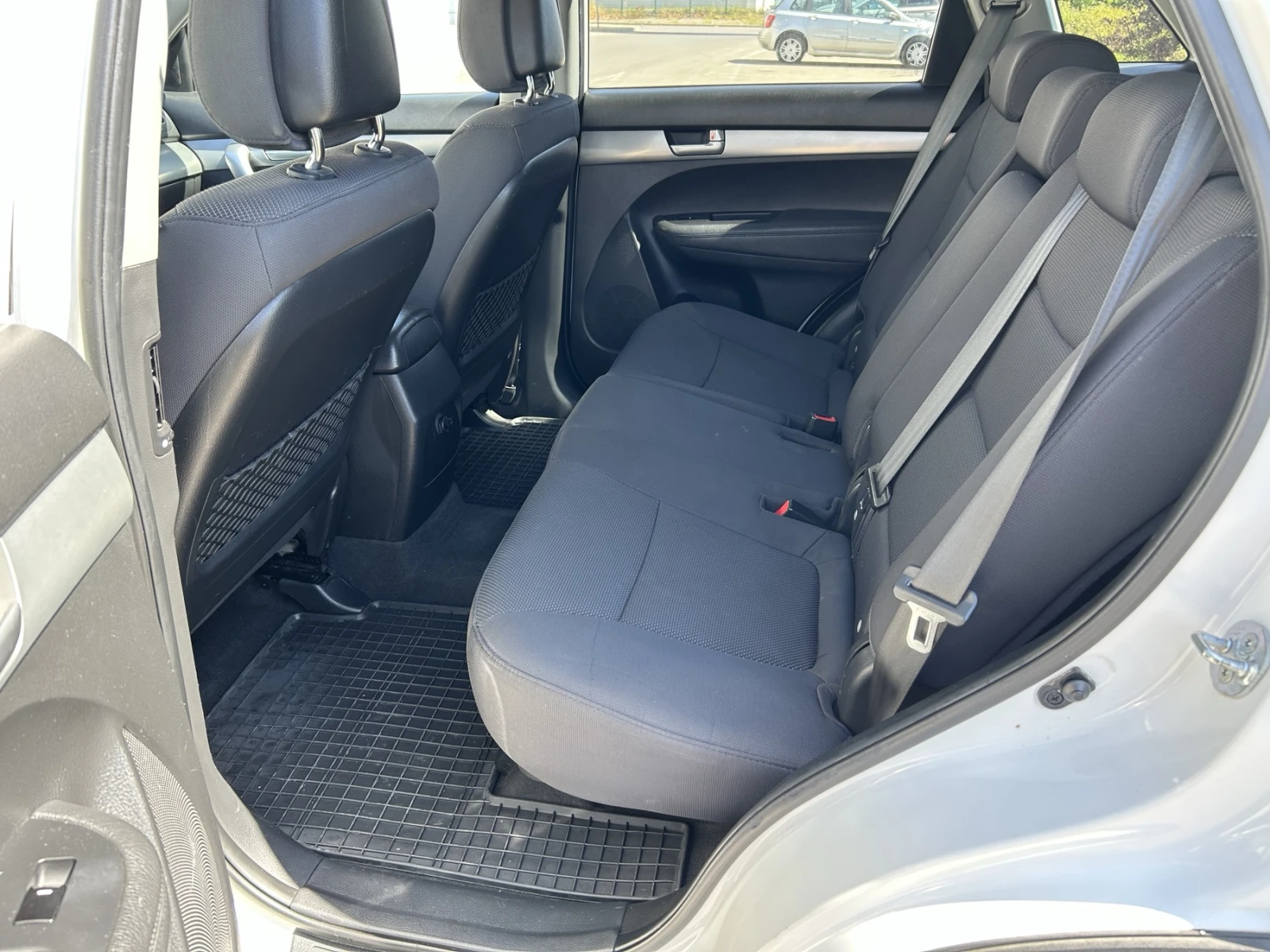 Kia Sorento 2.4i Бензин/Газ, снимка 10 - Автомобили и джипове - 53390485