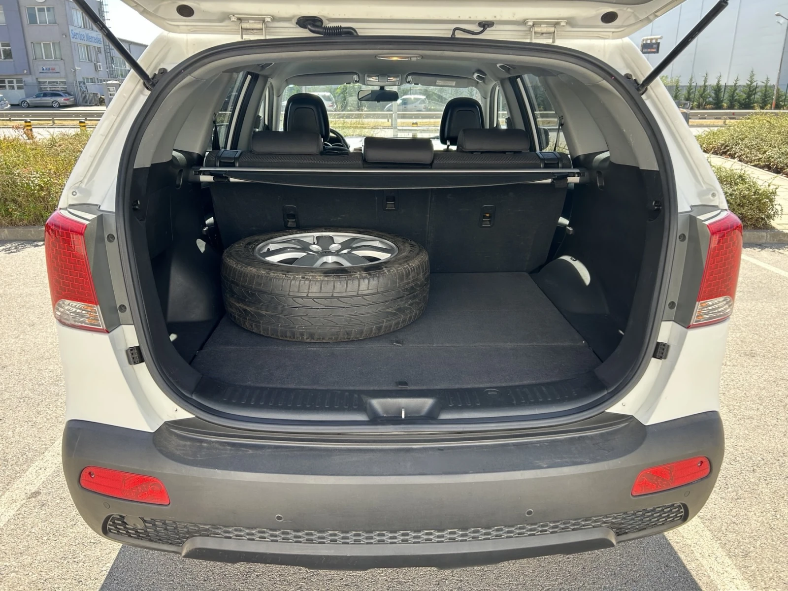 Kia Sorento 2.4i Бензин/Газ, снимка 15 - Автомобили и джипове - 53390485