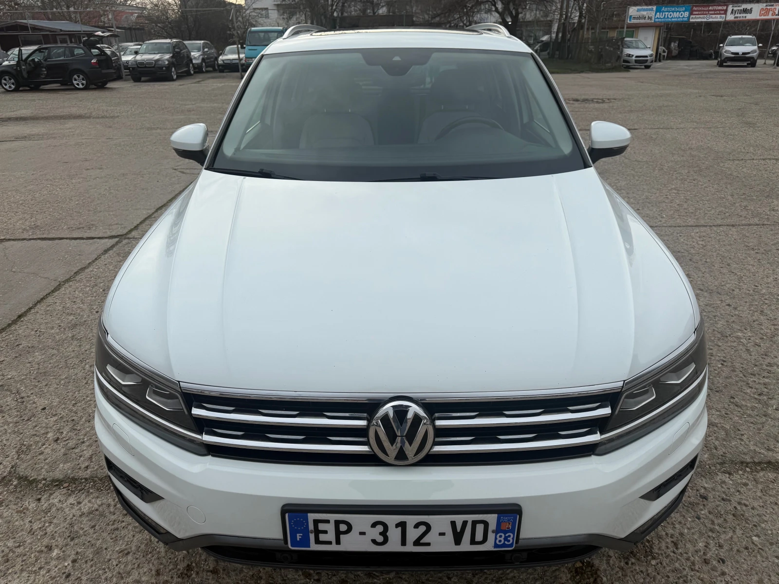 VW Tiguan 2.0 TDI, снимка 2 - Автомобили и джипове - 53851551