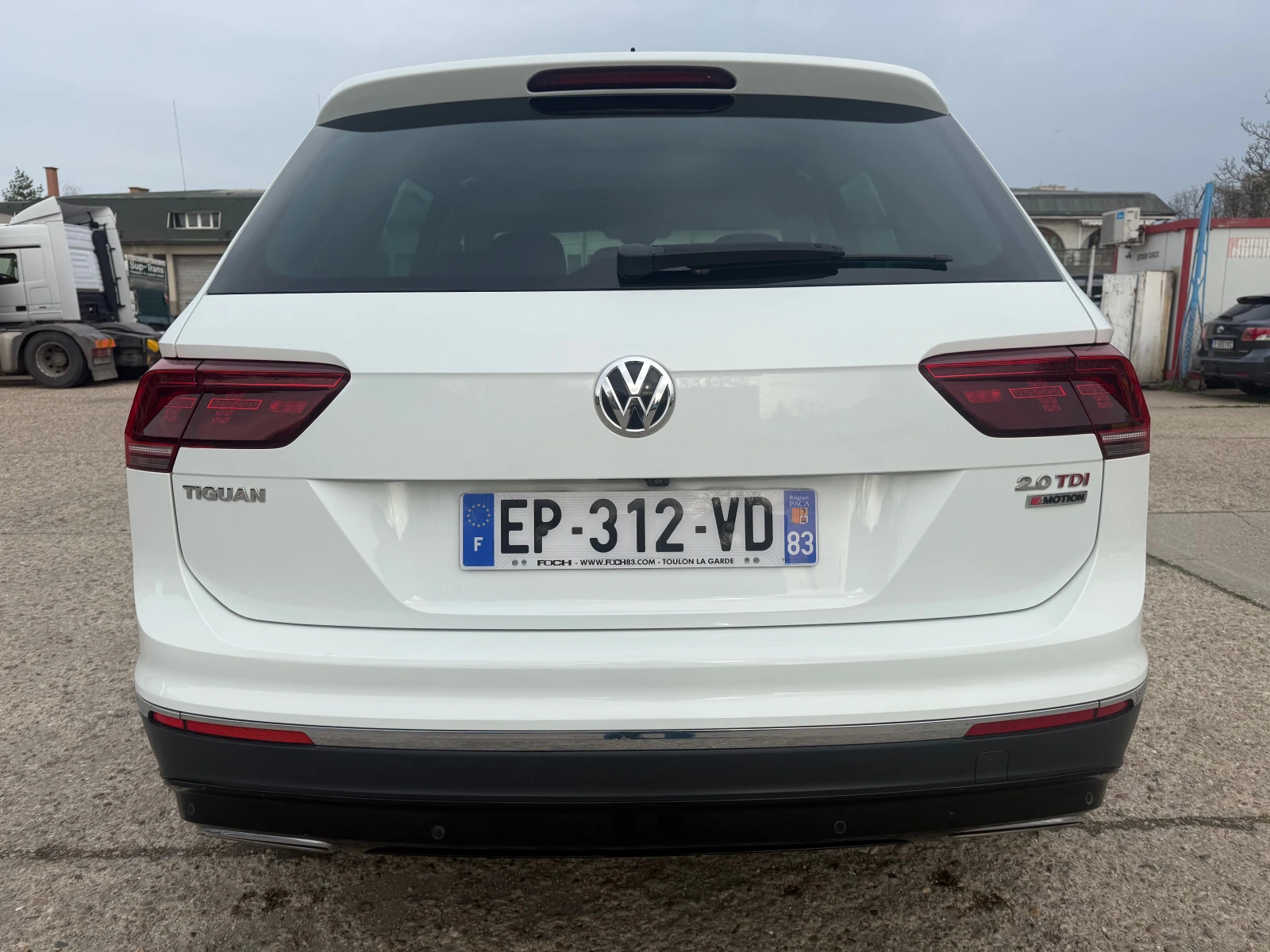 VW Tiguan 2.0 TDI, снимка 7 - Автомобили и джипове - 53851551