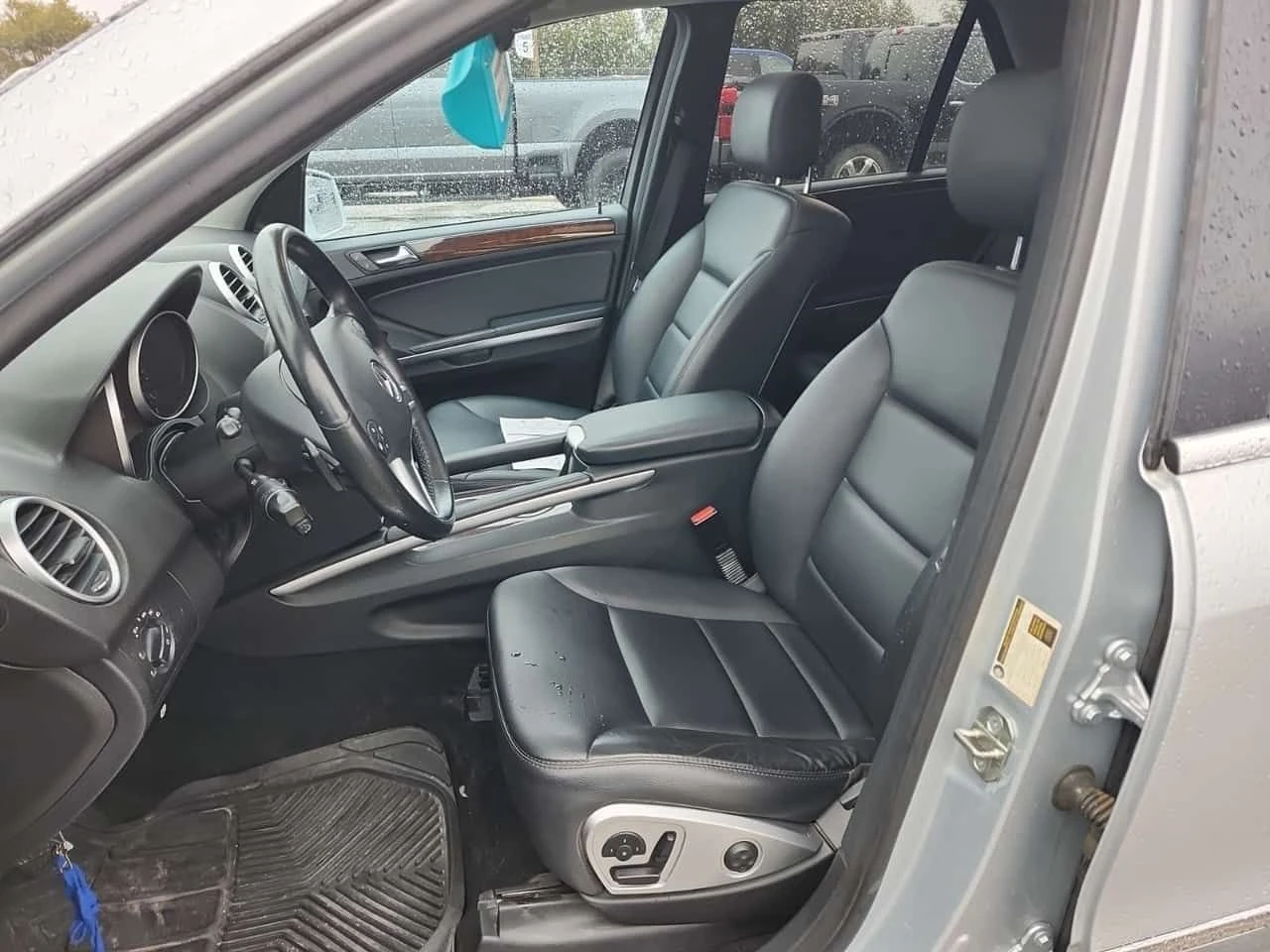 Mercedes-Benz ML 350 BlueTEC| ПОДГРЕВ| ШИБИДАХ| CARFAX, снимка 9 - Автомобили и джипове - 54002020