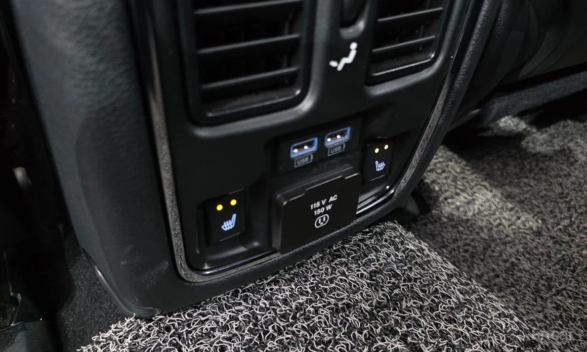 Jeep Grand cherokee SUMMIT* HARMAN* DISTRONIC* ПАНОРАМА* ОБДУХВАНЕ, снимка 16 - Автомобили и джипове - 54227455