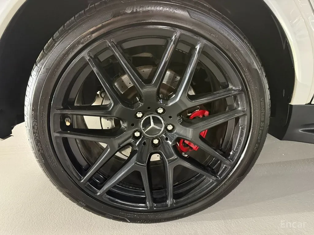 Mercedes-Benz GLE 63 AMG NIGHT PK* 360* ОБДУХ* CARBON* AMBIENT* КРАЙНА ЦЕНА, снимка 5 - Автомобили и джипове - 54694273