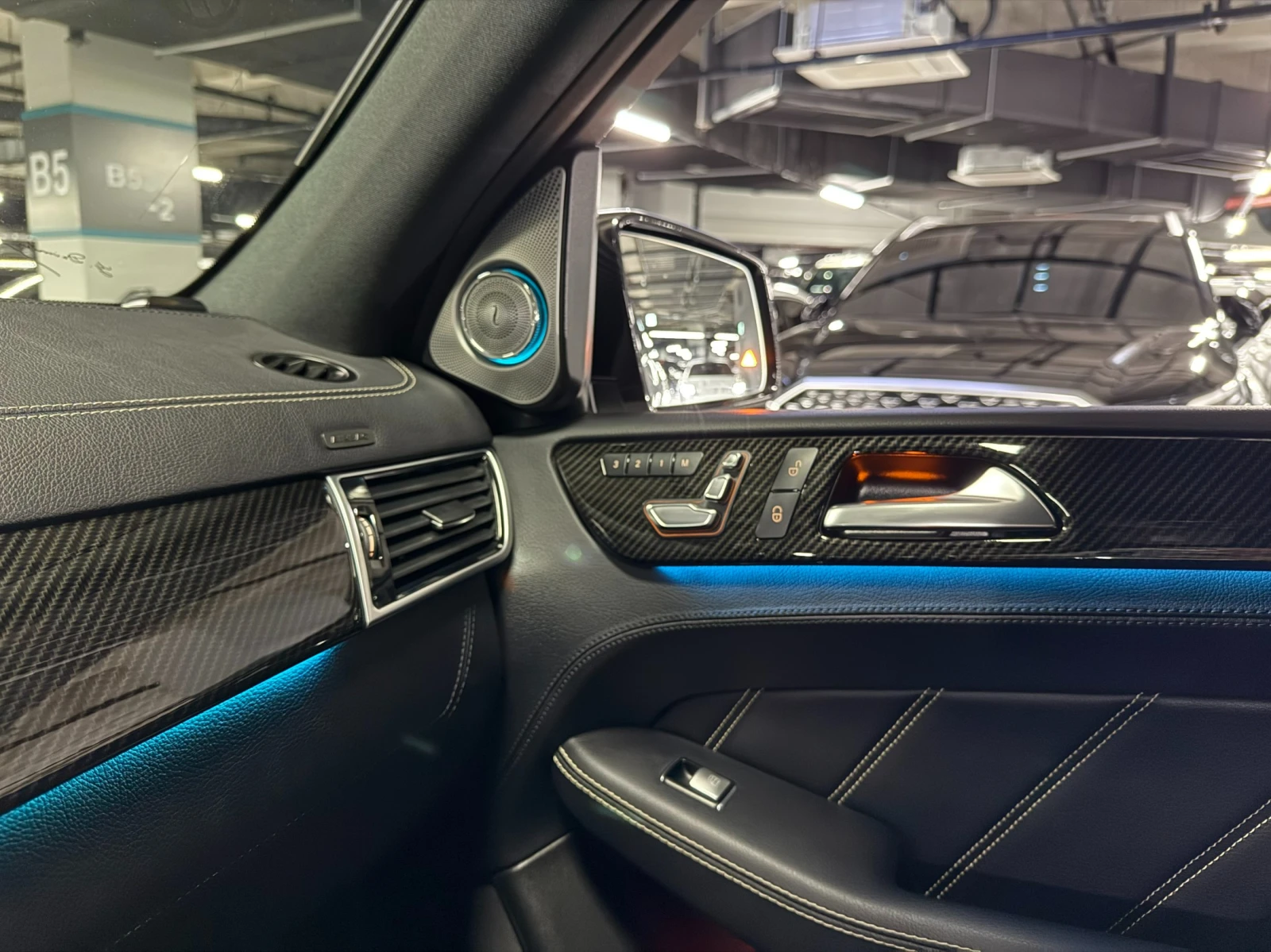 Mercedes-Benz GLE 63 AMG NIGHT PK* 360* ОБДУХ* CARBON* AMBIENT* КРАЙНА ЦЕНА, снимка 14 - Автомобили и джипове - 54694273