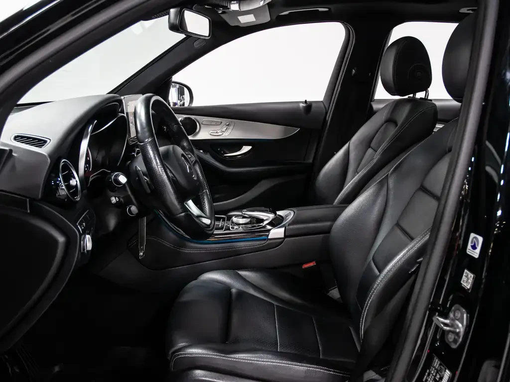 Mercedes-Benz GLC 300 4MATIC, снимка 13 - Автомобили и джипове - 55009150